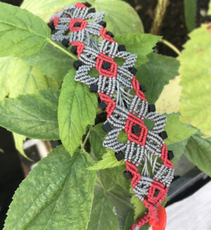 IMG_4277 Bracelet Flocons gris et rouge